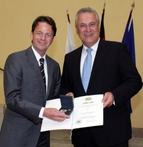 Rudi Cerne und Bayerns Innenminister Herrmann.