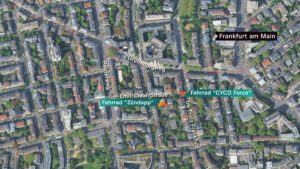 Eine Luftaufnahme von Frankfurt am Main. Darauf markiert: Die Fundorte der Fahrräder in der Emil-Claar-Straße
