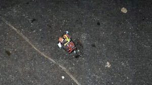 Eine zertrümmerte Desperados-Flasche am Boden nach einem körperlichen Angriff in Braunschweig.