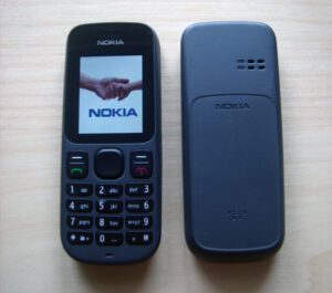 Nokia 100: Ein Tastenhandy ohne Touchscreen.