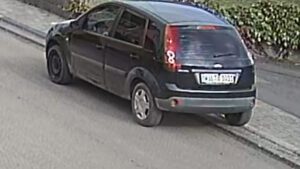Ein schwarzer Ford Fiesta mit dem Kennzeichen WIL – B 1011.