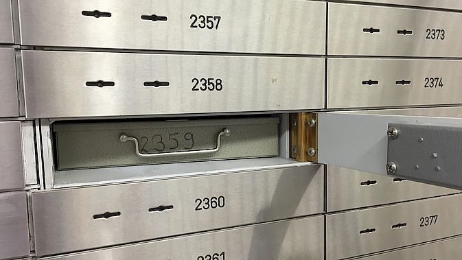 Wertfächer geplündert