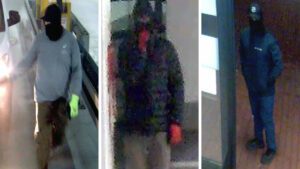 Die drei Tatverdächtigen während des Überfalls