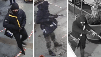 Diese Männer werden wegen des Raubüberfalls gesucht.