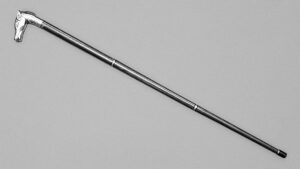 Vergleichsmodell der mutmaßlichen Tatwaffe: Ein Gehstock mit Messing-Pferdekopf