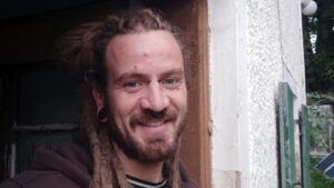 Daniel Emminger mit seinen markanten dunkelblonden Dreadlocks.